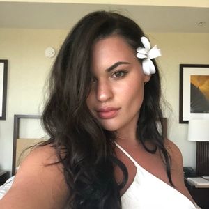 MEET YOUR POSHER, ADELLA!